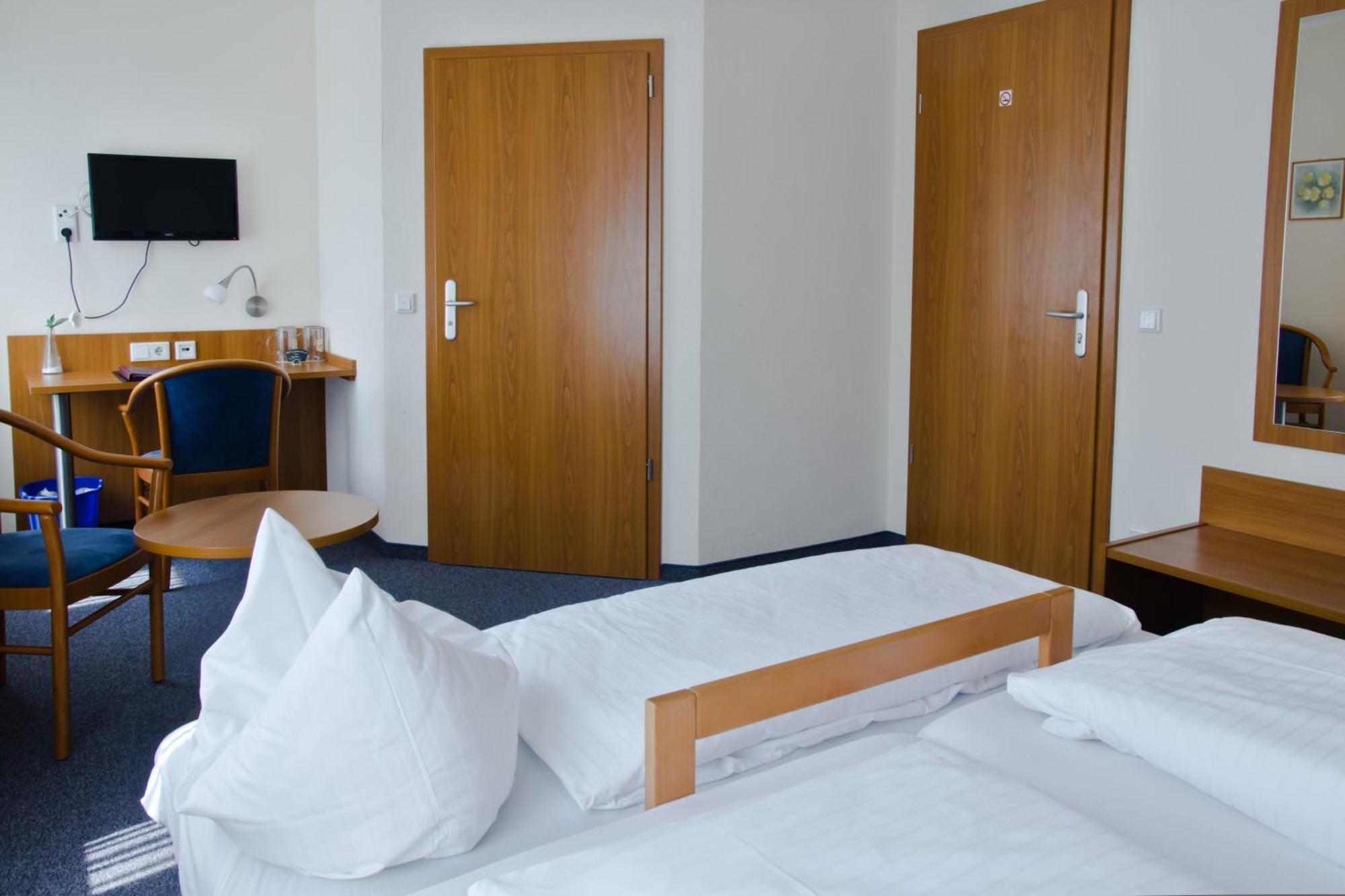 Gaestehaus Zur Kurve Zirndorf Oda fotoğraf