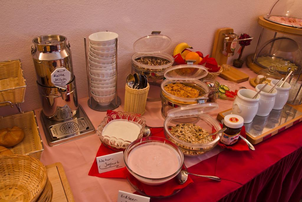 Gaestehaus Zur Kurve Zirndorf Dış mekan fotoğraf