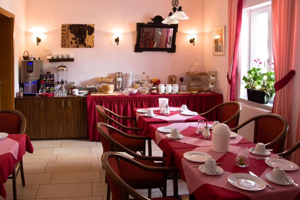 Gaestehaus Zur Kurve Zirndorf Dış mekan fotoğraf